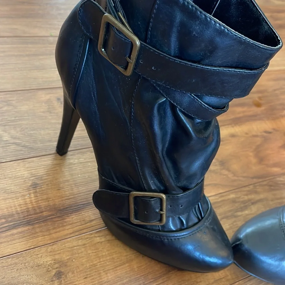 heeled bootees - Picture 4 of 6